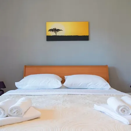 Apartment For Six With Free Parking Zadar