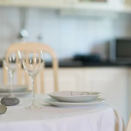 Apartment For Six With Free Parking