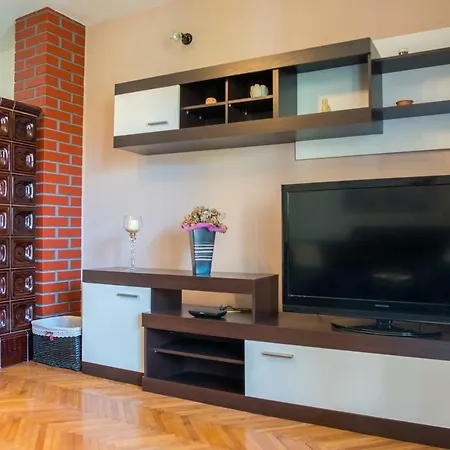 For Six With Free Parking Apartment