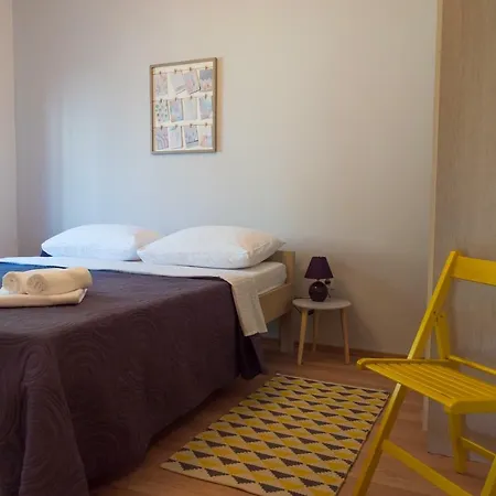 Apartment For Six With Free Parking