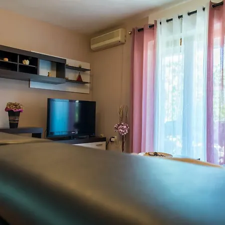 Apartament For Six With Free Parking *
